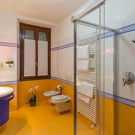Bed & Breakfast La & 3*